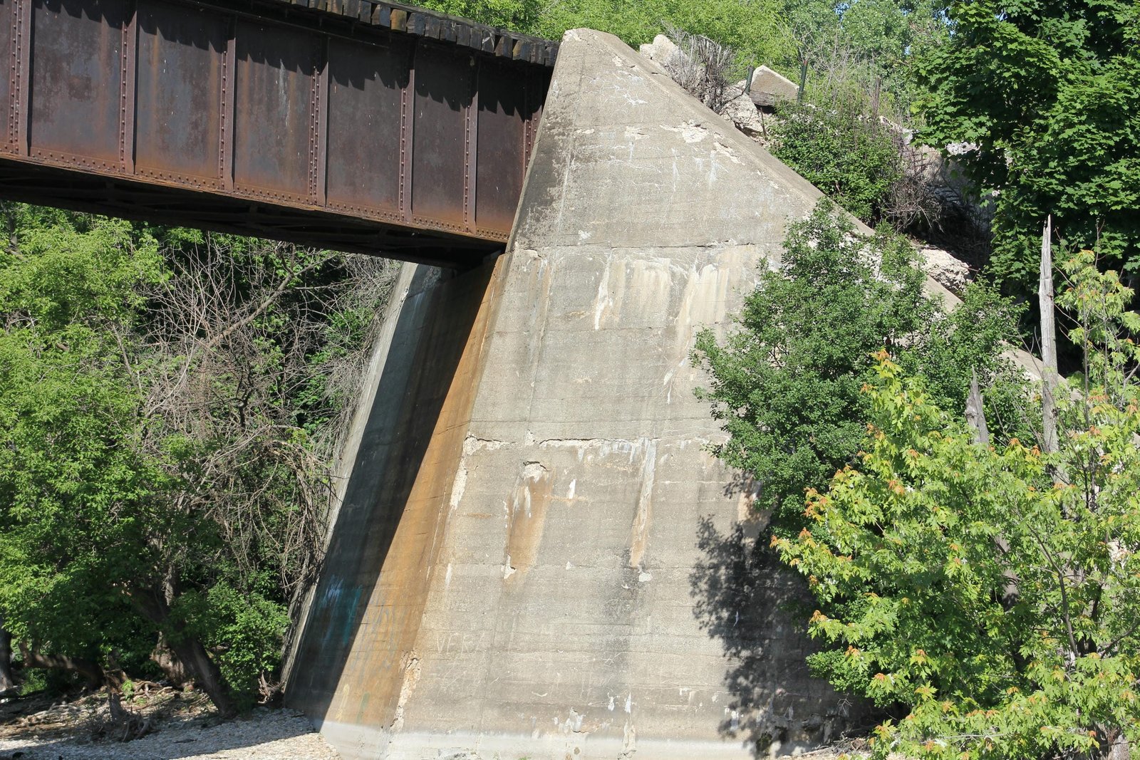 North abutment